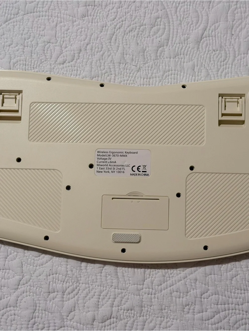 Wireless Ergonomic Keyboard and Mouse Set in Cream